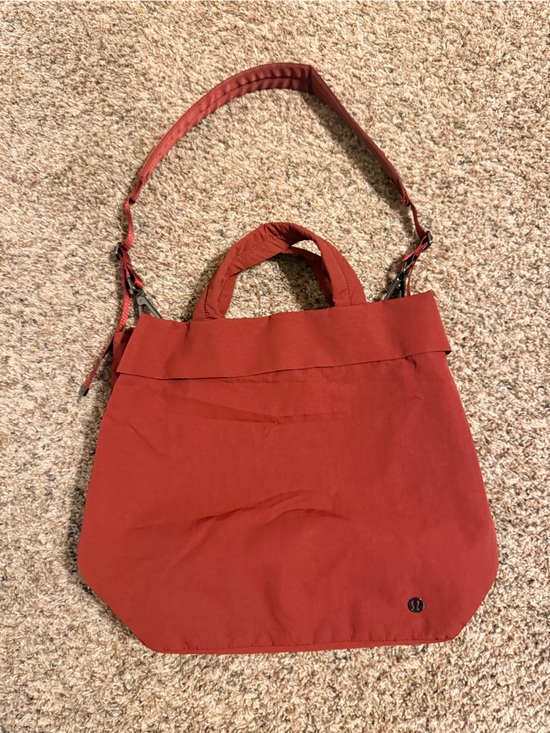 lululemon athletica Handbags - Lululemon on my level 20L - burgundy